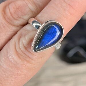 Peacock Blue Labradorite Ring • 925 Sterling Silver • Madagascar • Size 8